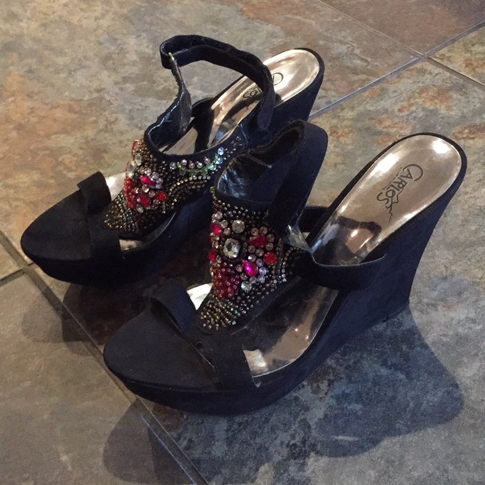 Black wedge
